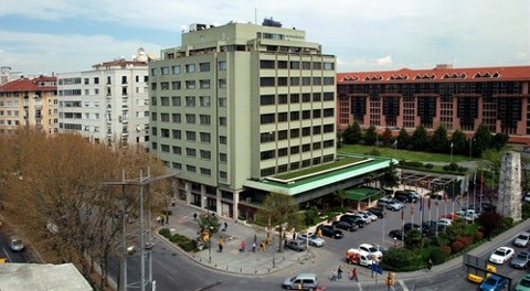 Divan Oteli yıkılmadan önce